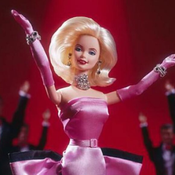 Barbie Collector Edition in Pink Dress - Picture 2 of 11